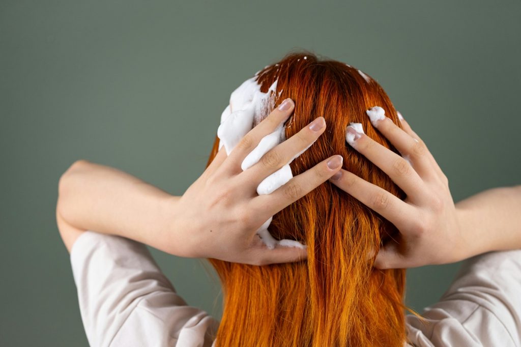 Równowaga PEH – co należy wiedzieć o proteinach, emolientach i humektantach?